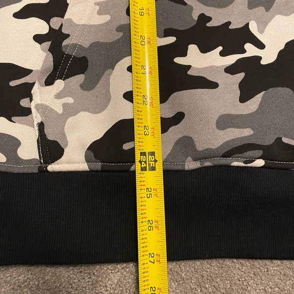 ❗️2✖️HOT PICK❗️Michael Kors camouflage sweatshirt. - Picture 6 of 7